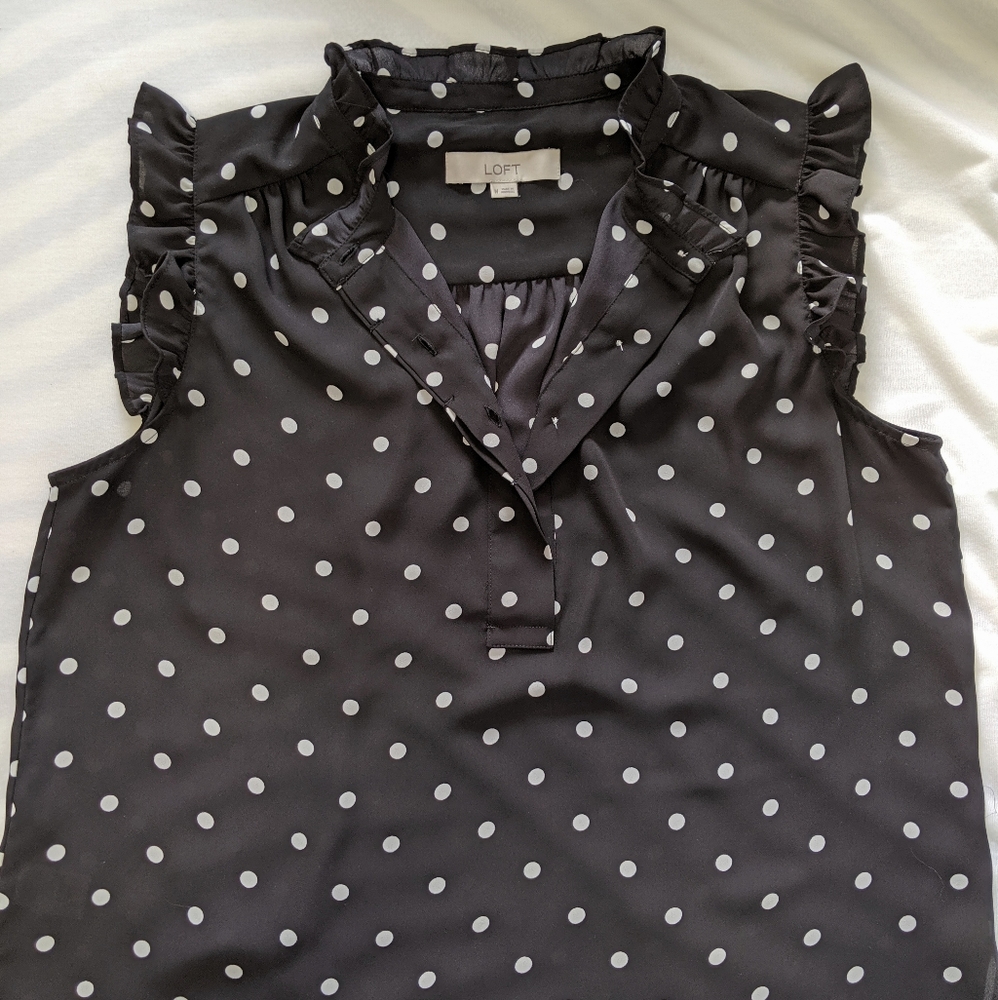LOFT Dotted Sleeveless Blouse - Size Medium